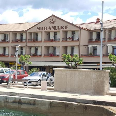 נייביצה Hotel Miramare מראה חיצוני תמונה