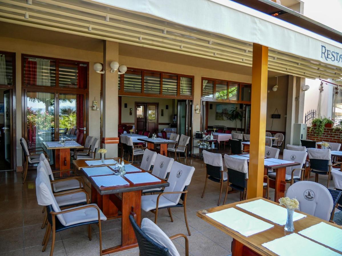 נייביצה Hotel Miramare מראה חיצוני תמונה