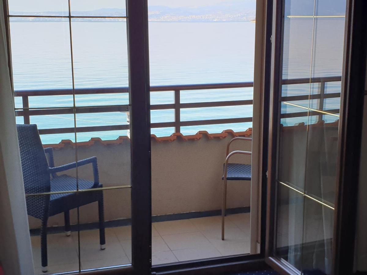 נייביצה Hotel Miramare מראה חיצוני תמונה