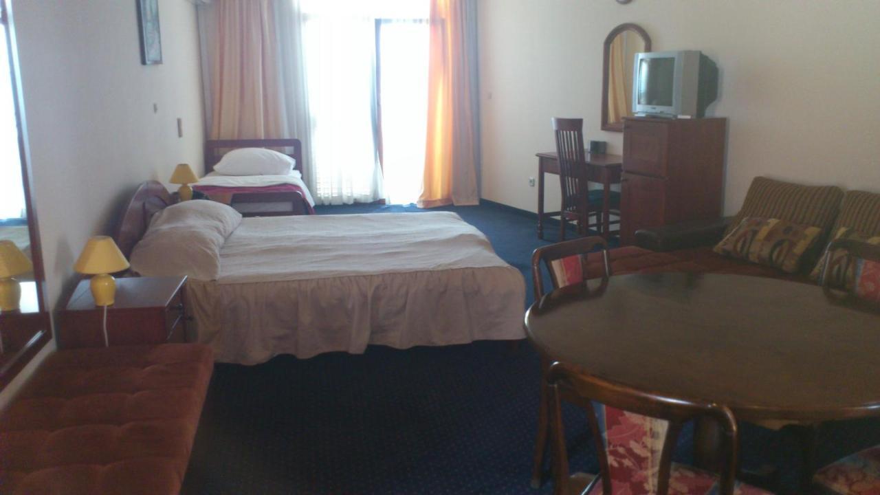 נייביצה Hotel Miramare מראה חיצוני תמונה