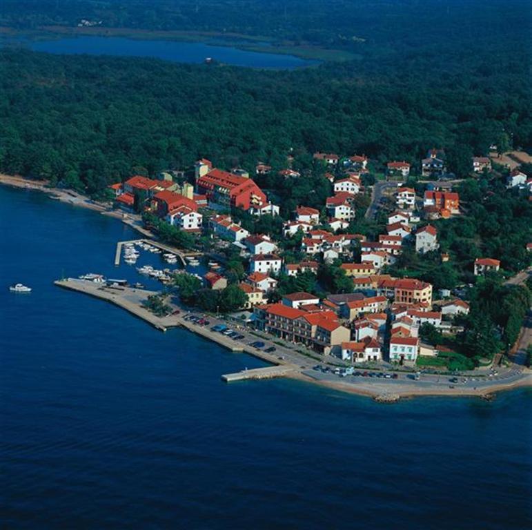 נייביצה Hotel Miramare מראה חיצוני תמונה