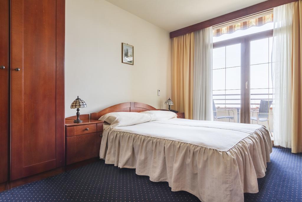 נייביצה Hotel Miramare מראה חיצוני תמונה