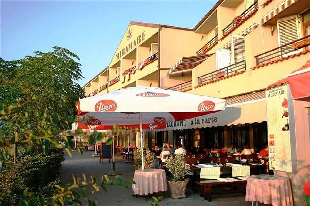 נייביצה Hotel Miramare מראה חיצוני תמונה