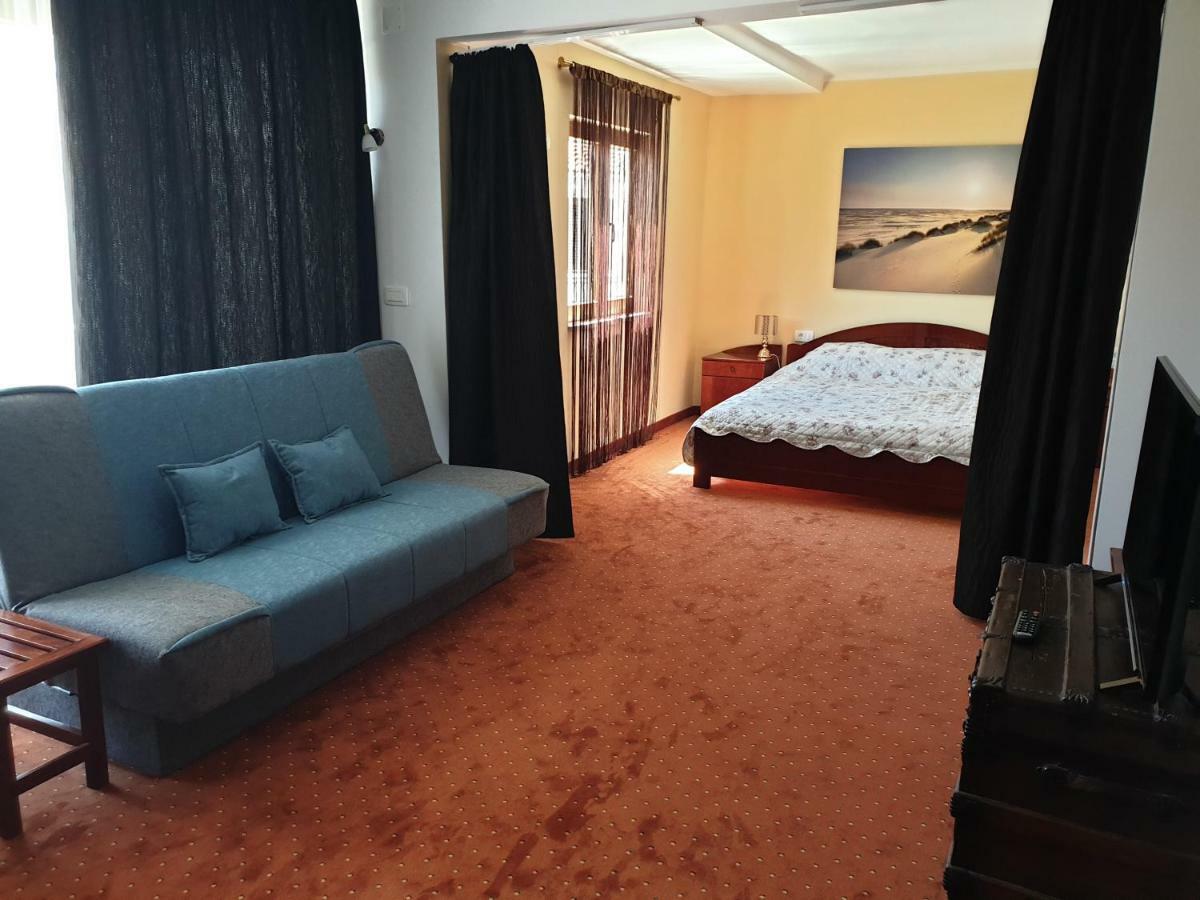 נייביצה Hotel Miramare מראה חיצוני תמונה