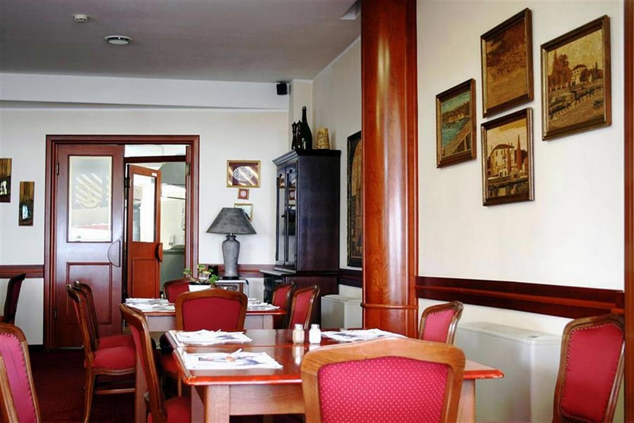 נייביצה Hotel Miramare מראה חיצוני תמונה