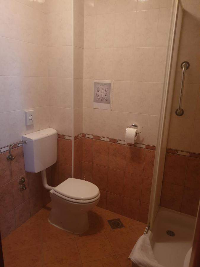 נייביצה Hotel Miramare מראה חיצוני תמונה