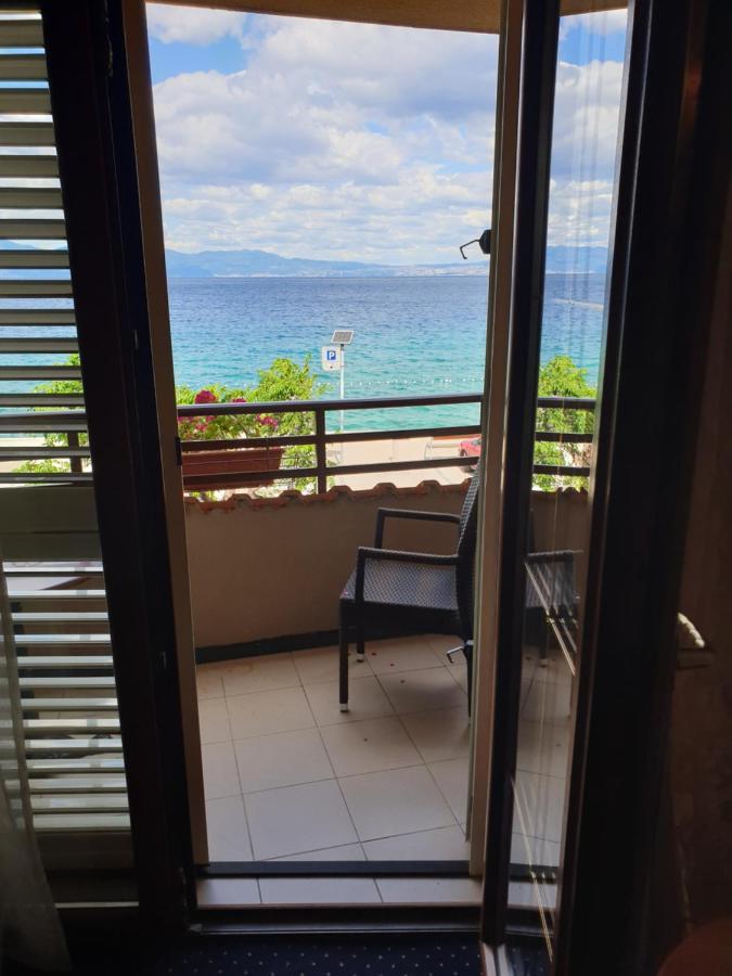 נייביצה Hotel Miramare מראה חיצוני תמונה